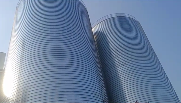 科尔沁右翼中2座混凝土高架卷板仓