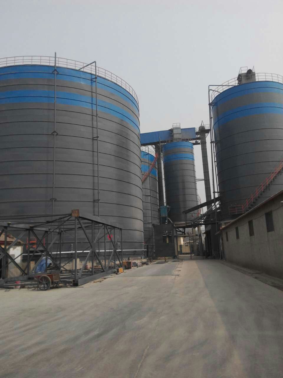 科尔沁右翼中粉煤灰储存库基础怎么建造